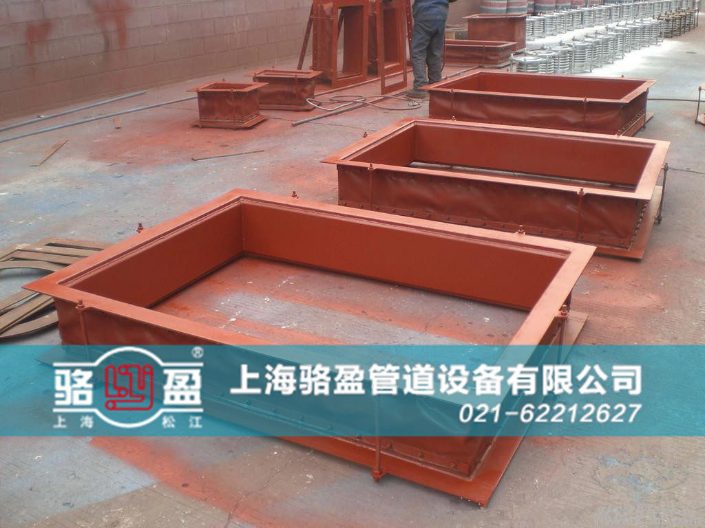 香港機(jī)場矩形非金屬<a href=http://www.tayouhui.com target=_blank class=infotextkey>補(bǔ)償器</a>噴涂環(huán)節(jié)